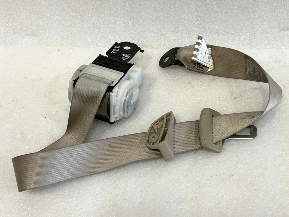 2001 2002 2003 2004 2005 LEXUS GS300 GS430 CINTURÓN DE SEGURIDAD TRASERO CENTRAL MARFIL LE02 Foto 2 de 4