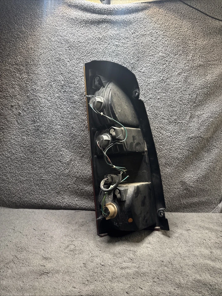 Conjunto de luz trasera izquierda izquierda izquierda Mercury Villager 99-02 Foto 3 de 4