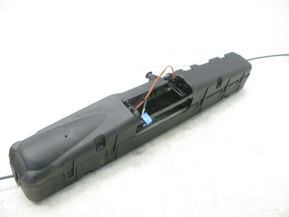 10-18 MERCEDES W212 E350 CLS63 AMG TRUNK LID PULL DOWN MOTOR OEM 121423B - Image 4 of 4