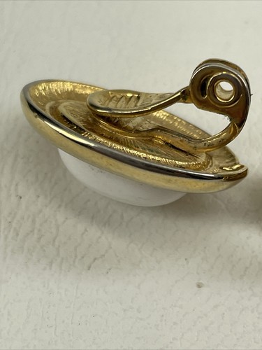 Vintage Monet Ohrclips mit Kunstperlen und goldfarben - Bild 4 von 9