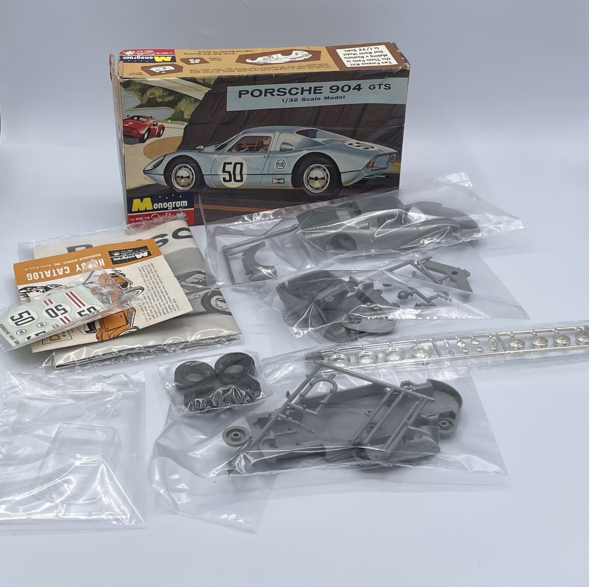 Monogram 1/32 Porsche 904 コンプリート キット Monogram 1:32 Porsche 904GTS Vintage Model Car Kit #PC99-100