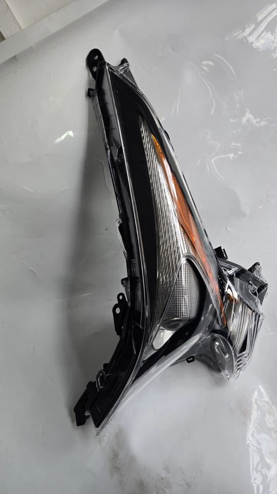 TOYOTA PRIUS HYBRID (2016 - 2018) HEADLIGHT HEADLAMP LED PASSENGER - Image 4 of 4