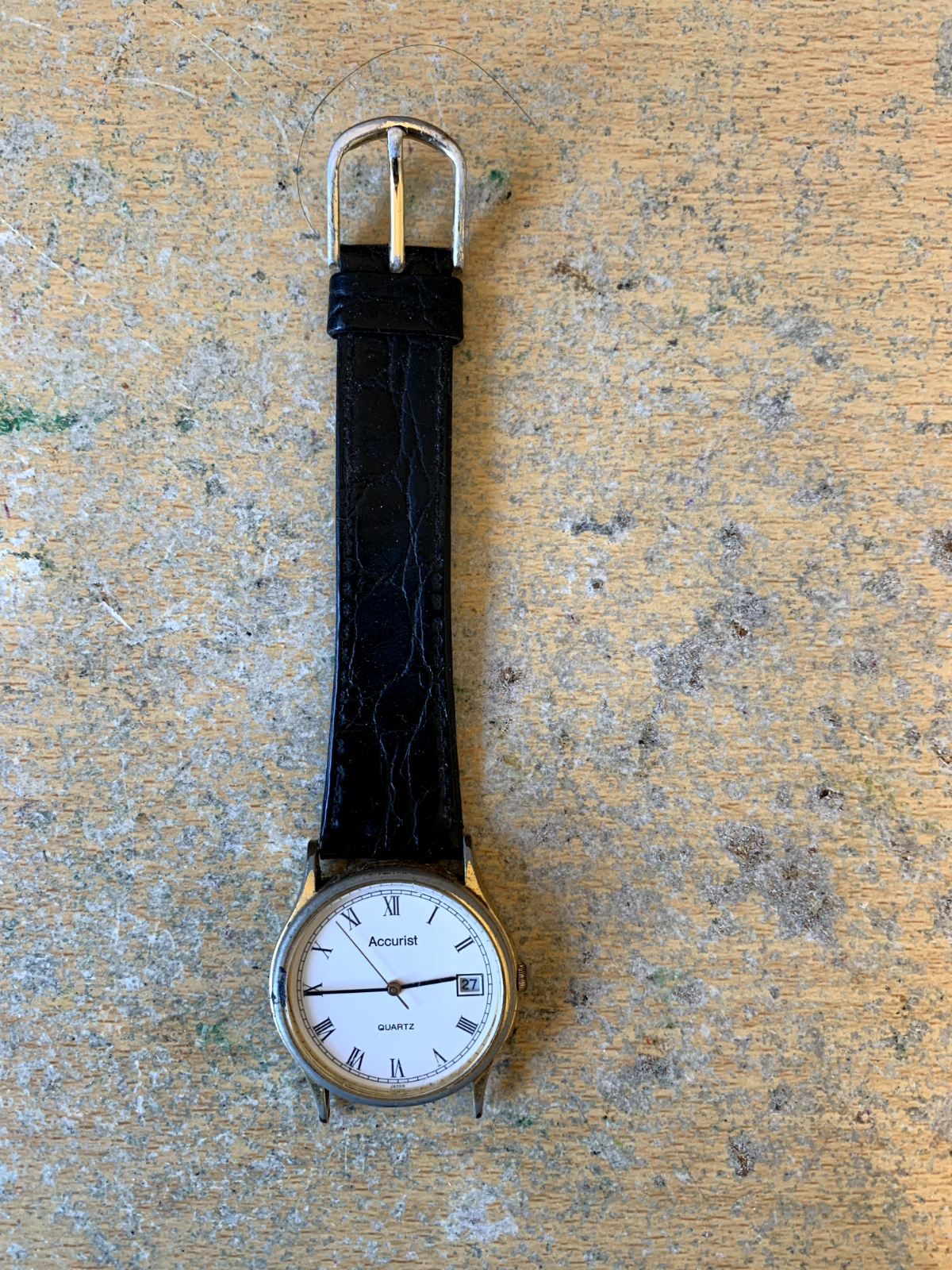 Vintage Accurist Manual Date Men's Watch with Fast UK Delivery