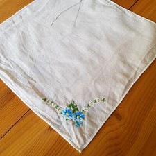 altes  Stofftaschentuch Taschentuch blau wei&szlig; Blume Stickerei Vintage