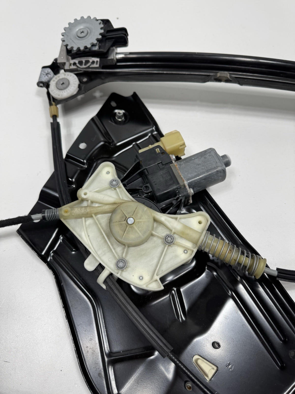 ✅14-22 Maserati Ghibli M157 Front Right Side Window Regulator W Motor OEM
