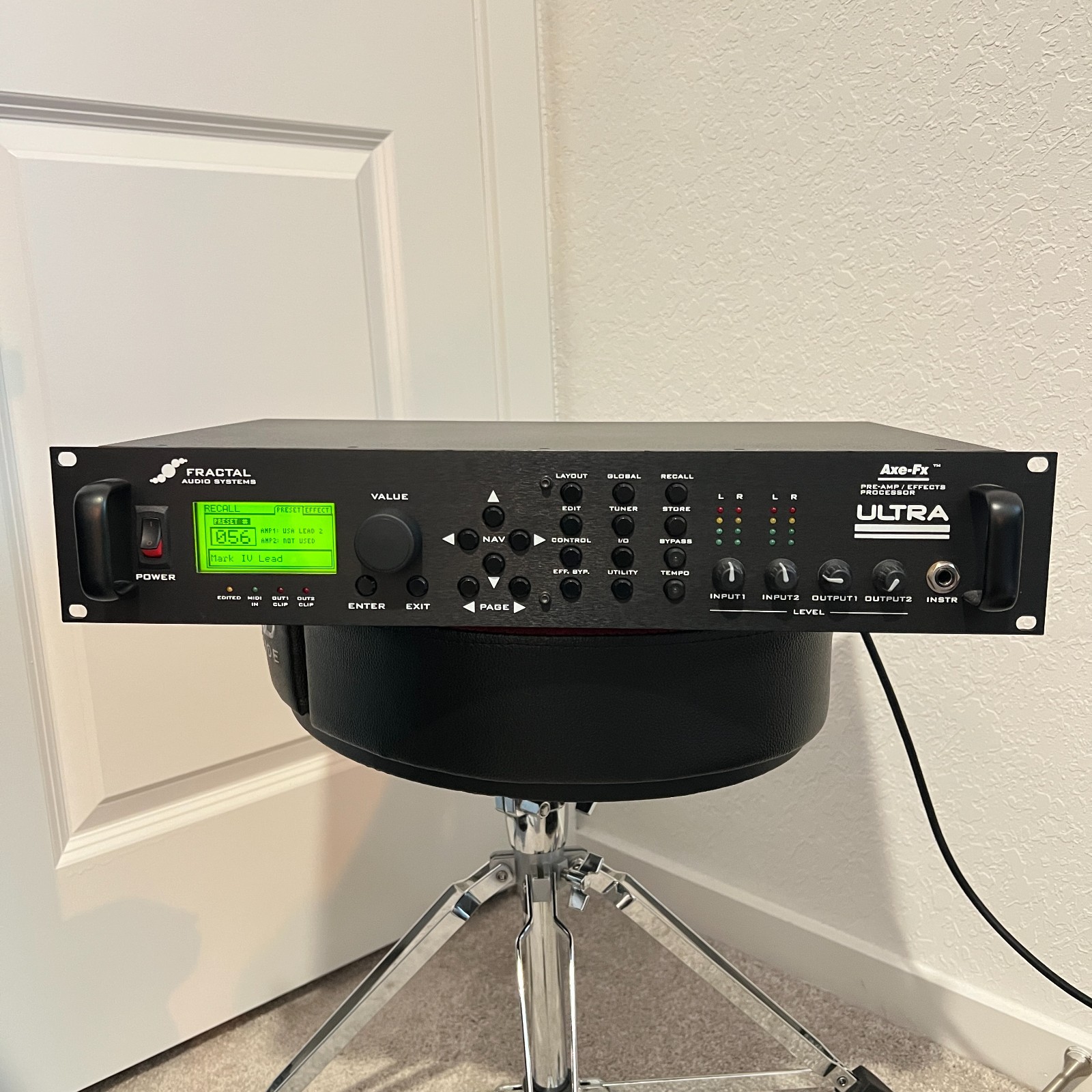 Fractal Audio Axe-FX ULTRA Amp and Effects Modeler w/Power Cable