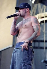LIMP BIZKIT Fred Durst live at Memorial Coliseum 2000s Music Old Photo 1