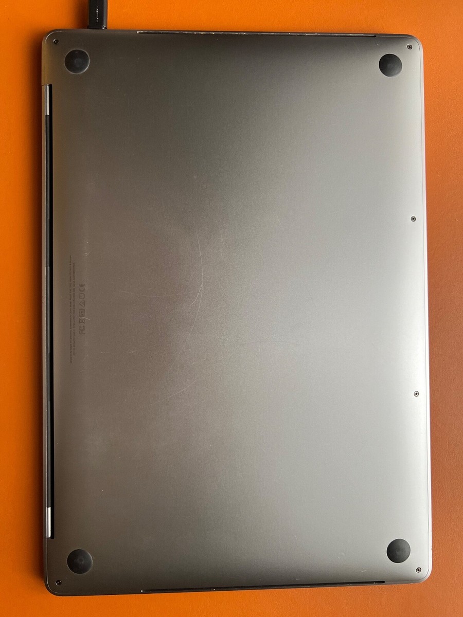 Apple MacBook Pro 15.4