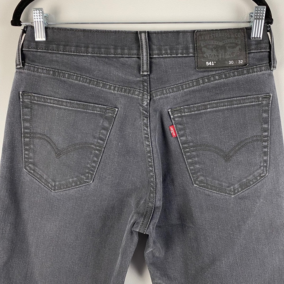 Levi's Jeans 541 Athletic Taper Fit Tag 30x32 Measures 30x30