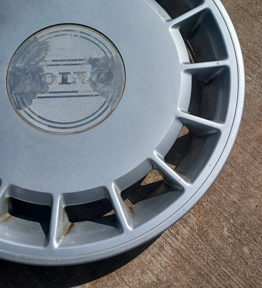 Tapacubos Volvo 240 1989-1993 se adapta a ruedas de 14 pulgadas, p/n 3540176, 62002 02 Foto 4 de 4