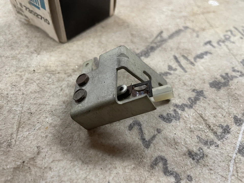 NOS GM Delco 1967-1968 Oldsmobile Delmont Delta 88 98 A/C Master Switch 7302710 - Image 3 of 3