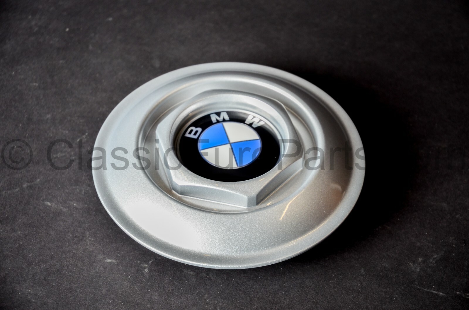 Wheel hub center cap for BMW E31 8 series 840 850 Ci style 8 style 
