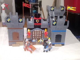 2004 VINTAGE LEGO DUPLO 4777 KNIGHTS CASTLE INCOMPLETE(READ DETAILS) HTF GUC