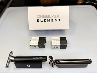 OneBlade Element Shaving Kit Razor, Blades & Stand Black/White Set