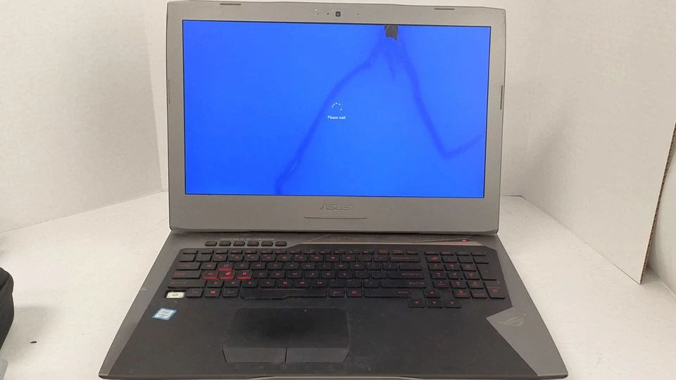 ASUS G752V i7-6700HQ-2.6GHz 12GB MEM 1TB HDD W10H *LEER Foto 2 de 4