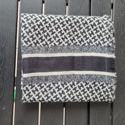 HEMISPHERE 2m großes Design Tuch Schal Luxus 100% Cashmere Kaschmir creme grau - Bild 1 von 1