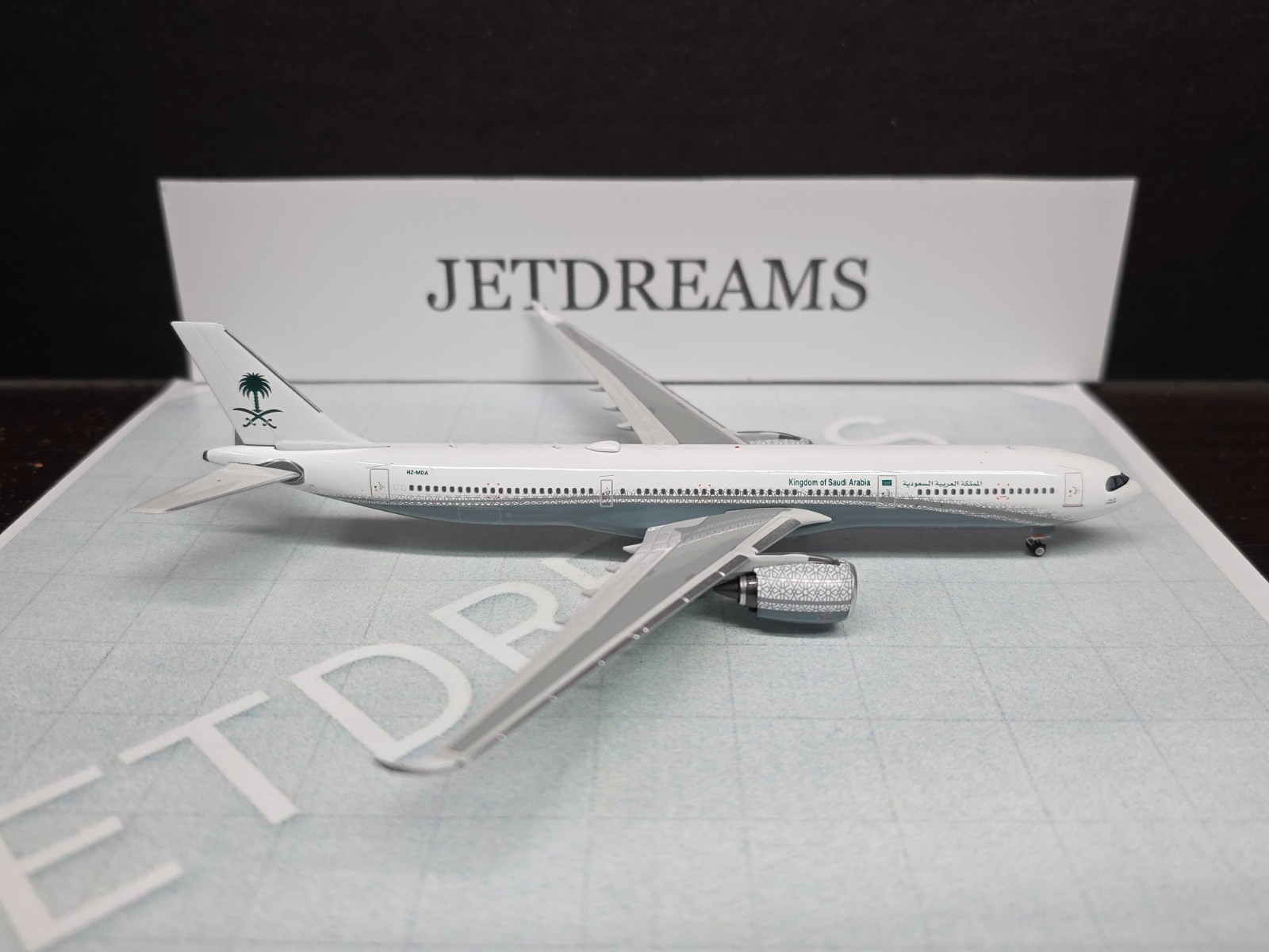 1/400 DESERT WINGS KINGDOM OF SAUDI ARABIA AIRBUS A330-900NEO HZ-MDA PHOENIX