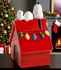 Williams Sonoma Peanuts Snoopy Dog House Cookie Jar 14" NIB Christmas Holiday