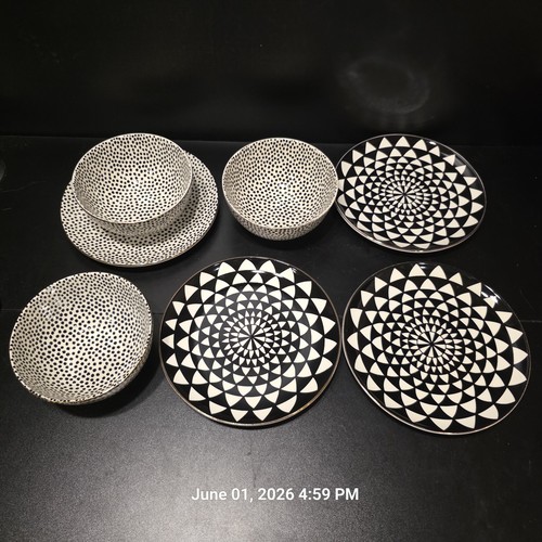 Thyme & Table Black White Stoneware Plates Bowls 7 Pc Mixed Lot Dot Medallion