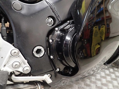Suzuki GSX1300R Hayabusa - Picture 11 of 12