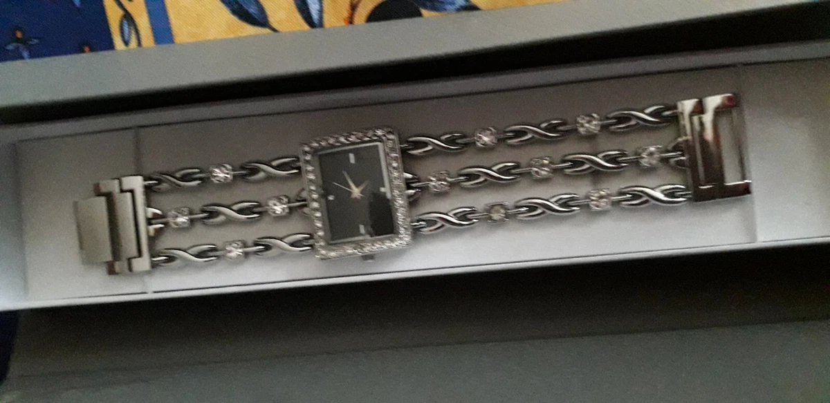 Petite pile montre hot sale