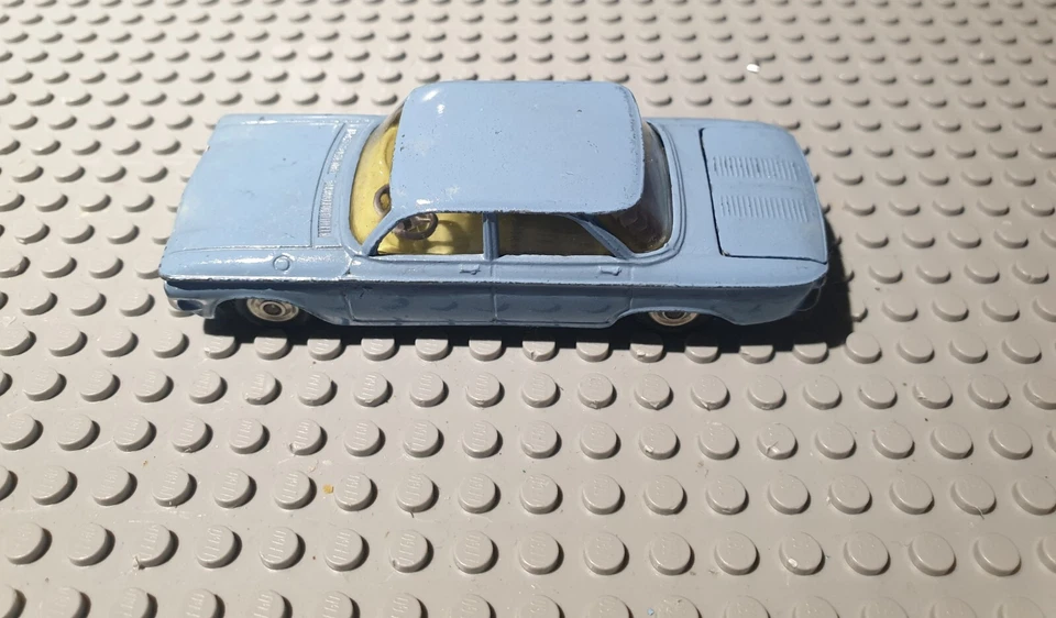 CORGI TOYS 229 / Chevrolet Corvair  (Anno 1960/66) Scala 1/43 / No Box - Immagine 2 di 4