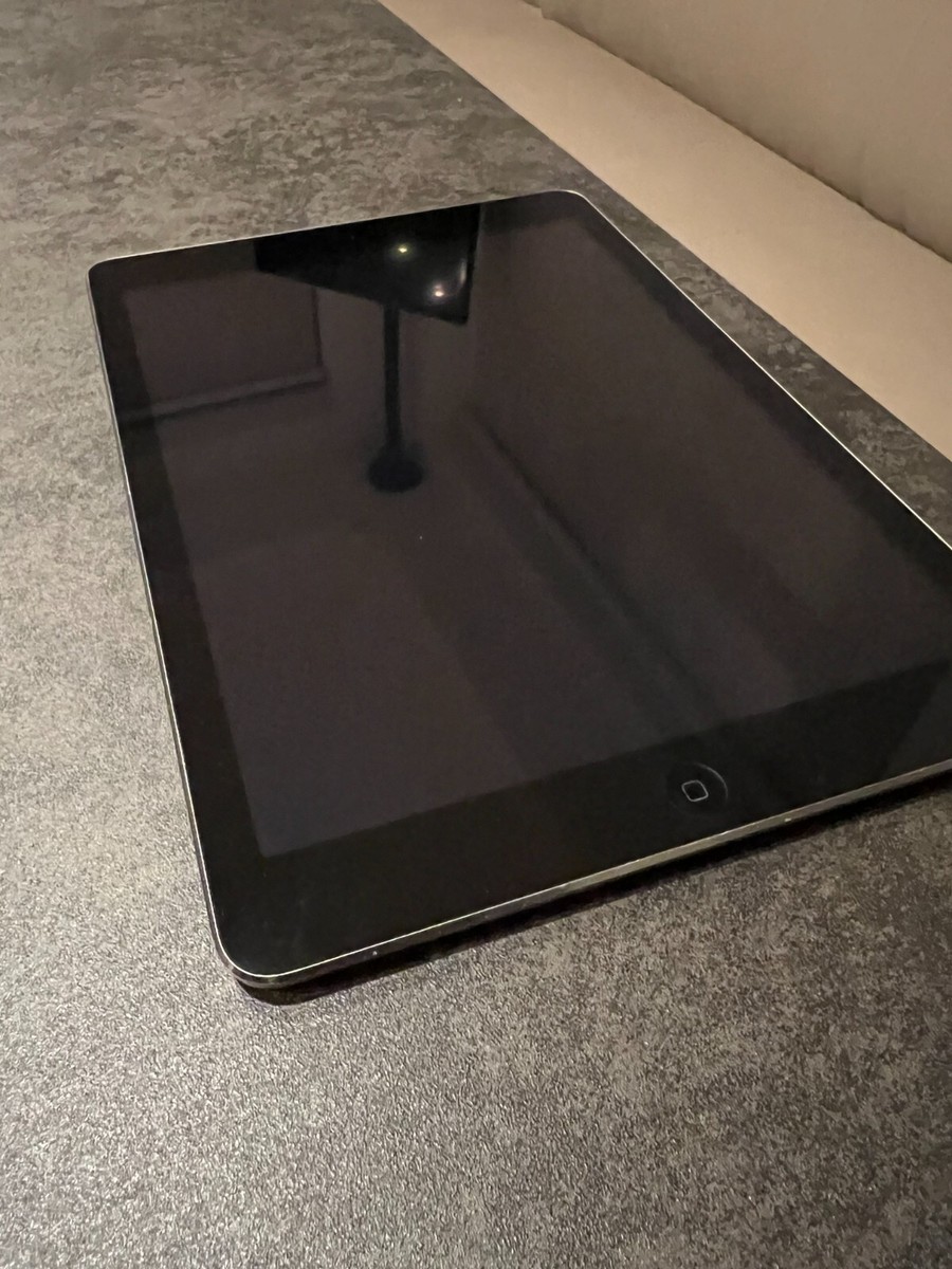 iPad A1474 第一世代 9.7インチ スペースグレイ ブラック iPad A1474 第一世代 9.7インチ スペースグレイ ブラック