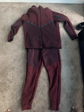 Nike Tech Set Size Large Burgundy Only Worn Once Excellent Condition