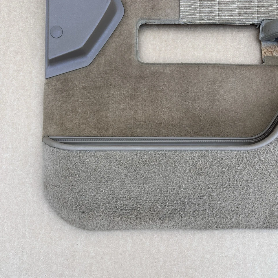 1988 - 1994 雪佛兰 Silverado Suburban Tahoe GMC Sierra 右握 乘客门板 棕褐色 — 第 2/4 张图片