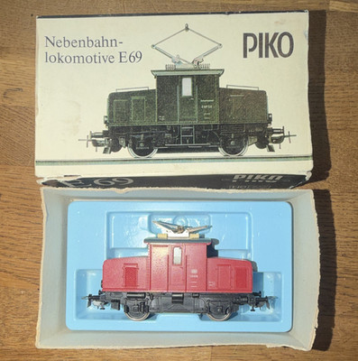 PIKO Elektrolok E69 Deutsche Reichsbahn (DR) Spur H0 1:87 rot/grau/schwarz