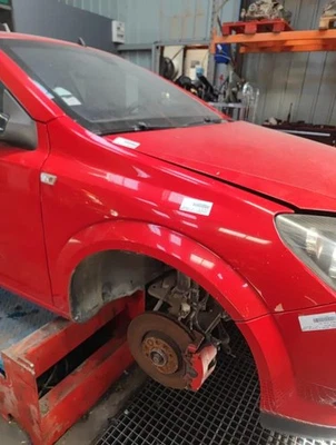 Aile avant droit OPEL ASTRA H TWINTOP CABRIOLET 93178667 1.9L TYPE Z19DTH - Photo 1/3