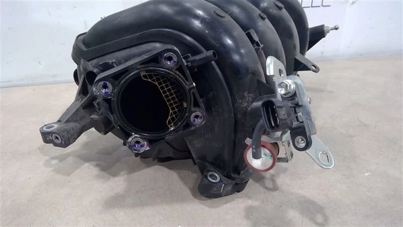 Toyota Corolla 2014-2022 montaje colector de admisión motor 17120-0T080 Foto 4 de 4