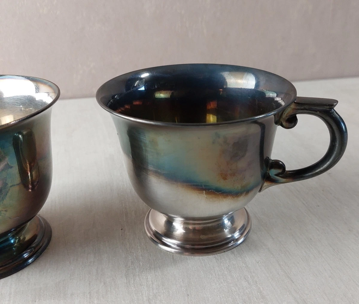 Lot de 2 anciennes grandes tasses à petit déjeuner, en métal argenté, Deetjen