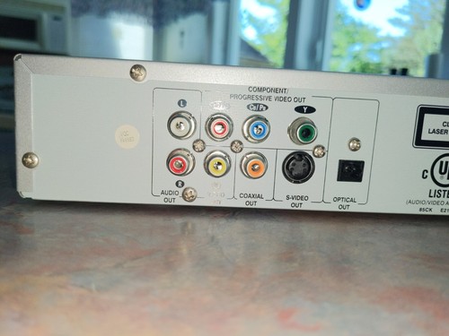 Reproductor de DVD/CD/MP3 delgado de video de escaneo progresivo Koss modelo KD365 sin control remoto - Imagen 6 de 11