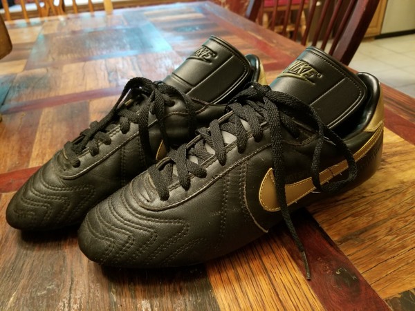 vintage nike soccer cleats