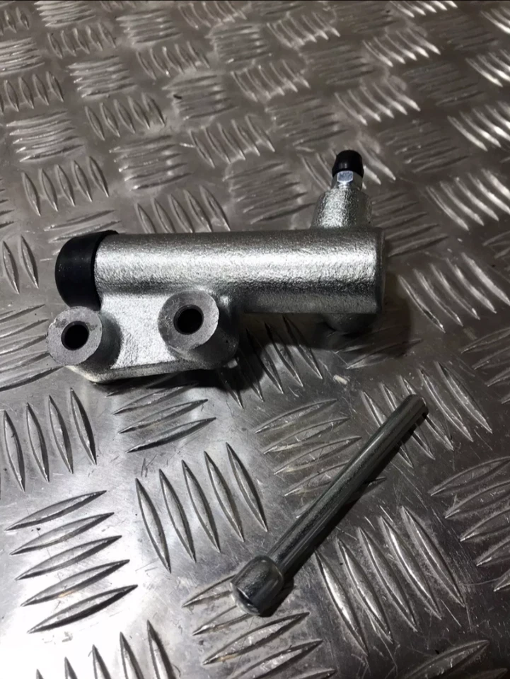 Genuine LDV Clutch Slave Cylinder Fits LDV Maxus 2.5L 2005-2009 - Image 3 of 4