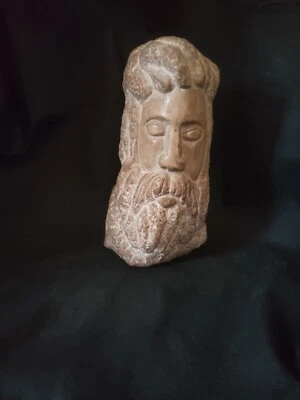 Sculpture en pierre naturelle - Photo 1/4