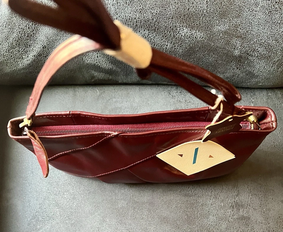 Bandolera de hombro Naturalizer de cuero genuino borgoña para mujer - ¡Nueva! Foto 3 de 4