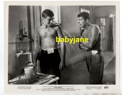 JERRY LEWIS DEAN MARTIN ORIG 8X10 PHOTO BARECHESTED & LEAKING 1952