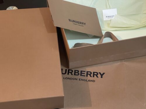 Burberry Empty Latest Gift Box Size XXL Gift Bag Paper Ribon/ Tissue / Envelope - Afbeelding 1 van 5