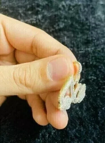 2.50 克拉圆形切割莫桑石定制“ACE”中性吊坠 14K 镀黄金 — 第 4/4 张图片