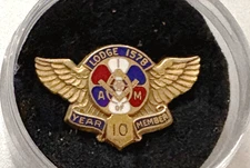 Vtg Wings Pin DOUGLAS AIRCRAFT Machinists & Aerospace Workers Union Santa Monica