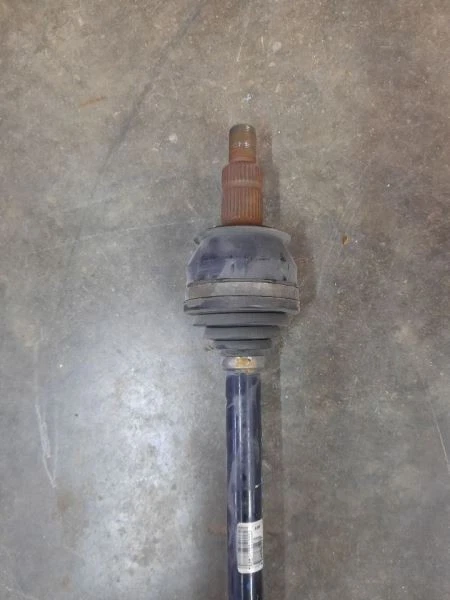 Chevrolet Camaro SS 2010-2015 eje de conductor trasero OEM Foto 4 de 4