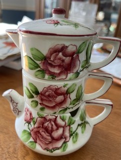 Vintage Lefton’s Stacking Floral Teapot Design Salt Pepper Sugar Bowl. V/G