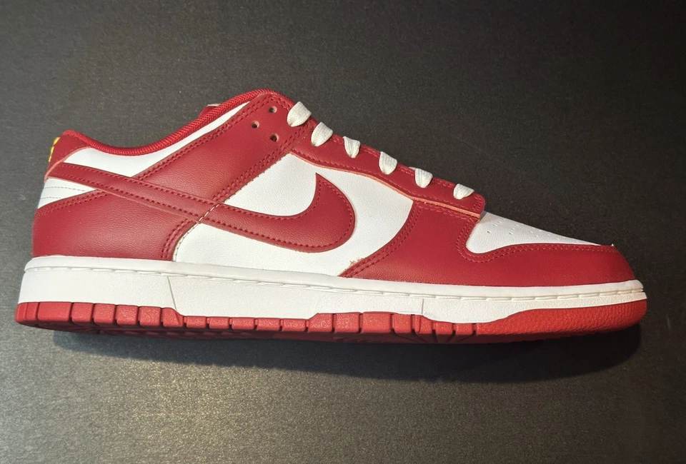 Nike Dunk Low Retro Gimnasio Rojo Universidad Dorado Cardenal (Hombre) 10M Foto 3 de 4