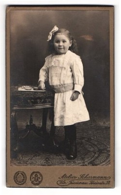 Fotografie Atelier Scharmann, Berlin-Friedenau, Rheinstr. 20, Kleines Mädchen i 