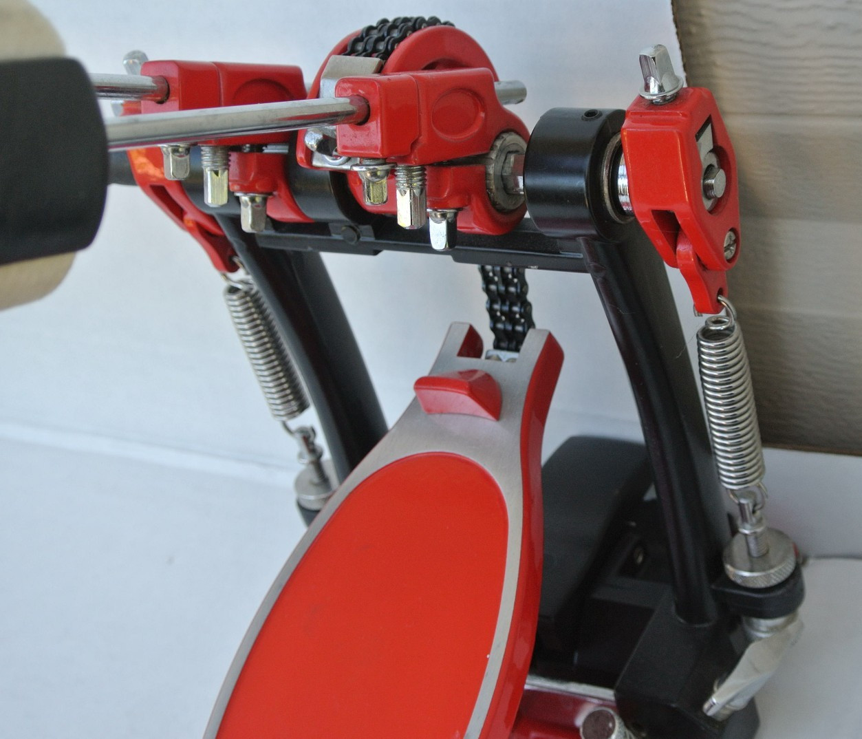 CHECK THIS OUT DAWG!!! BIG DOG DRUM STUFF of UK? RED DOUBLE BASS PEDAL! L216