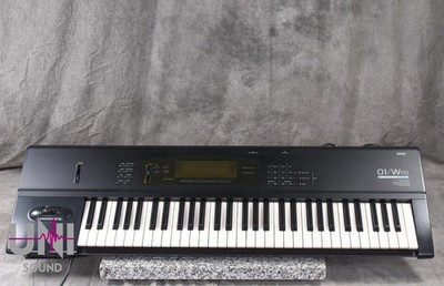 KORG コルグ　01/W FD シンセサイザー KORG 01/W FD Music Workstation Synthesizer in Very Good Condition