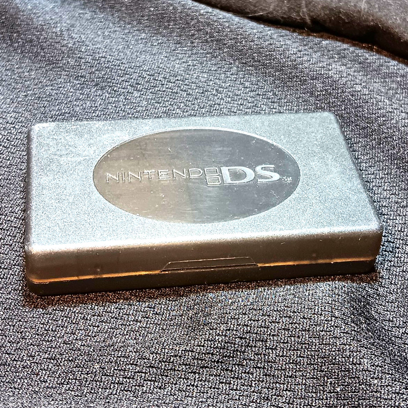 Nintendo Nintendo DS Cartridge Case Holder Empty Gray Plastic 2 In 1