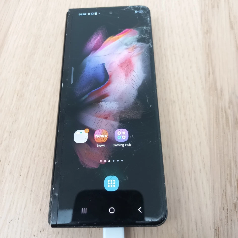 Samsung Galaxy Z Fold3 5G 256GB Black SM-F926B Defekt Displaybruch Unlocked - Bild 2 von 4